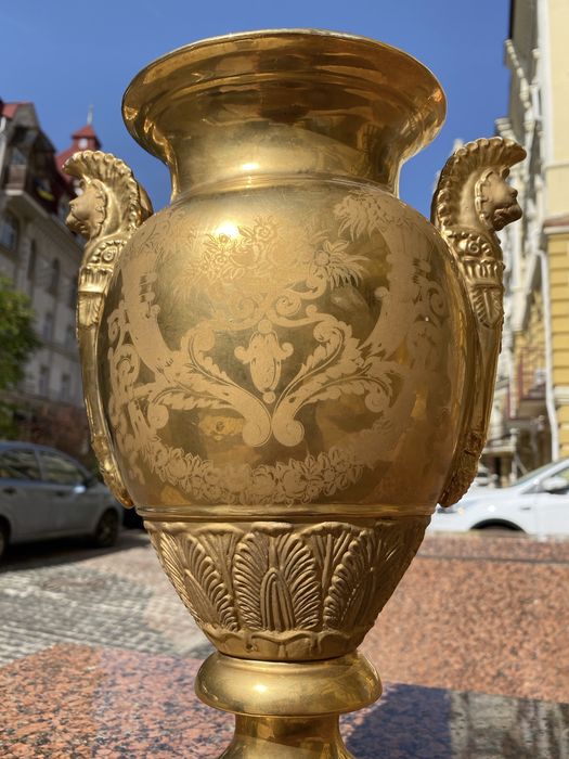 Старовинна порцелянова ваза. Позолота. Франція антик