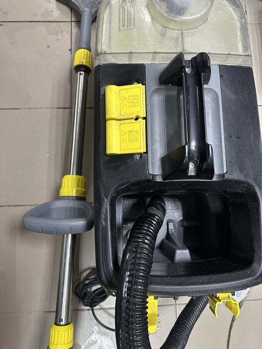 Пилосос миючий Karcher Puzzi 10/1