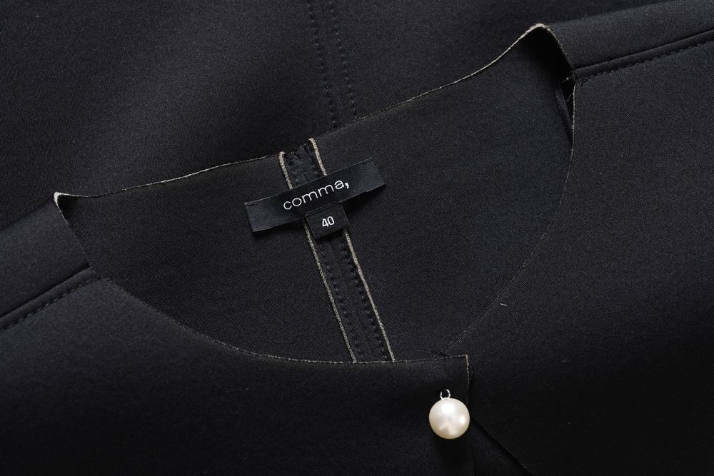 COMMA krótki czarny żakiet pudełkowy z neoprenu bolerko r. 40