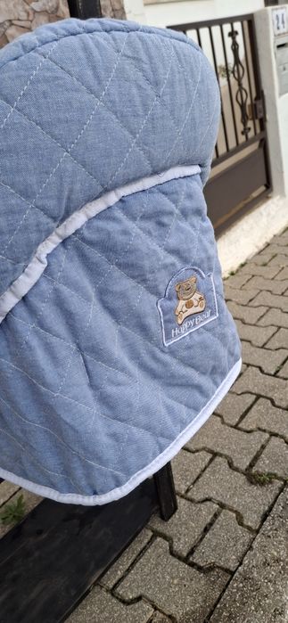 Cadeirinha de refeição portatil de encaixe.