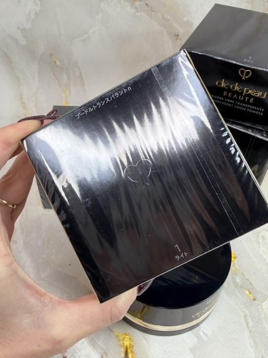 Пудра розсипчаста для обличчя Shiseido прозора