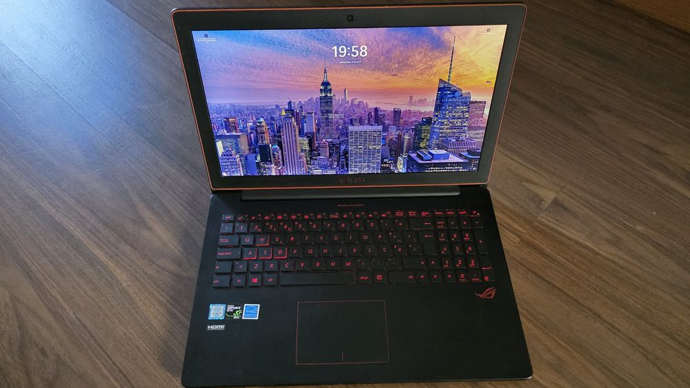 Portátil ASUS Rog