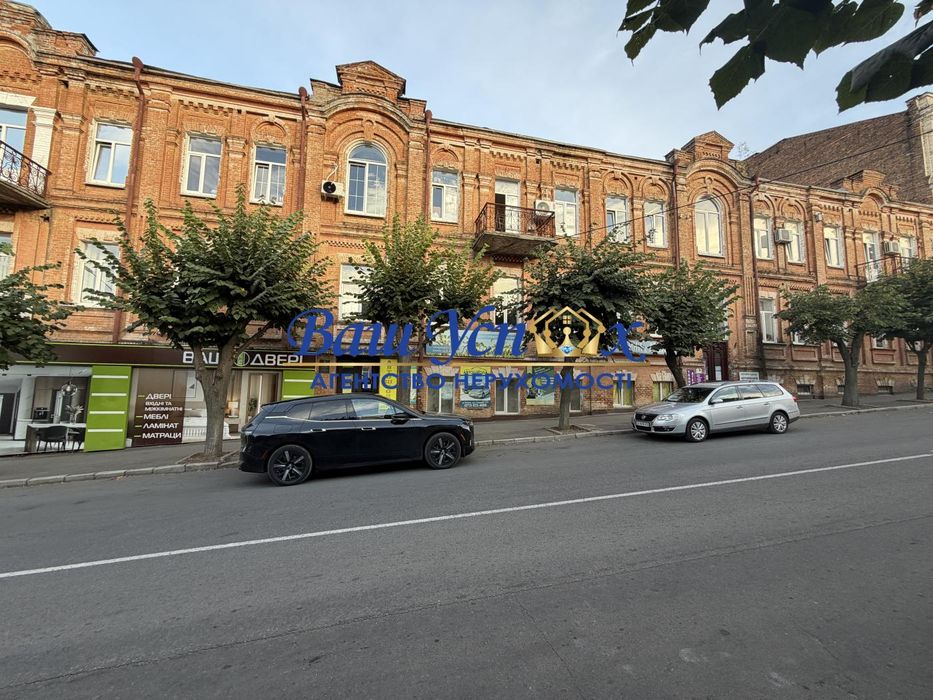 Продажа здания в центре города Умань. ул Садовая