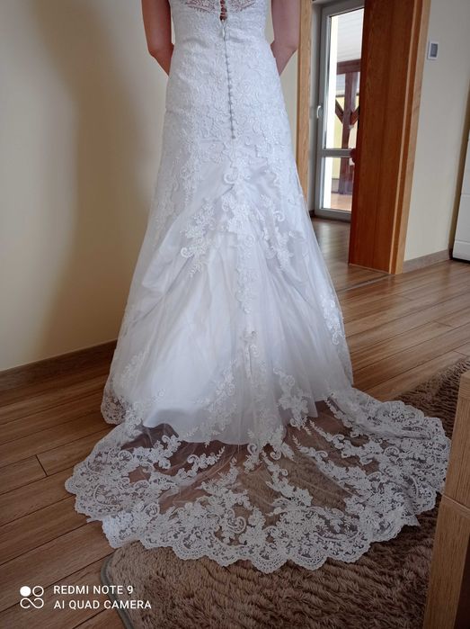 Koronkowa Suknia Ślubna