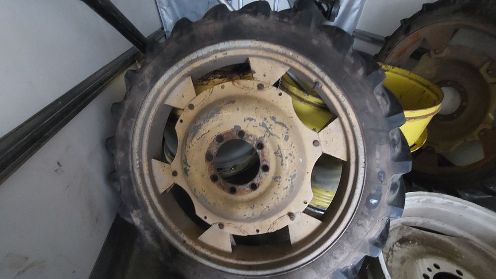 Kompletne wąskie koła 9,5-42 pasuje do ciężka seria Ur