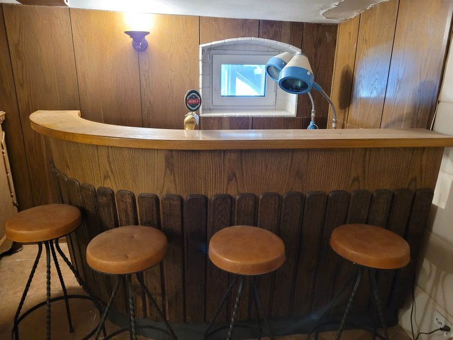 Bar drewniany 4 Hokery oświetlenie nalewak do piwa zestaw