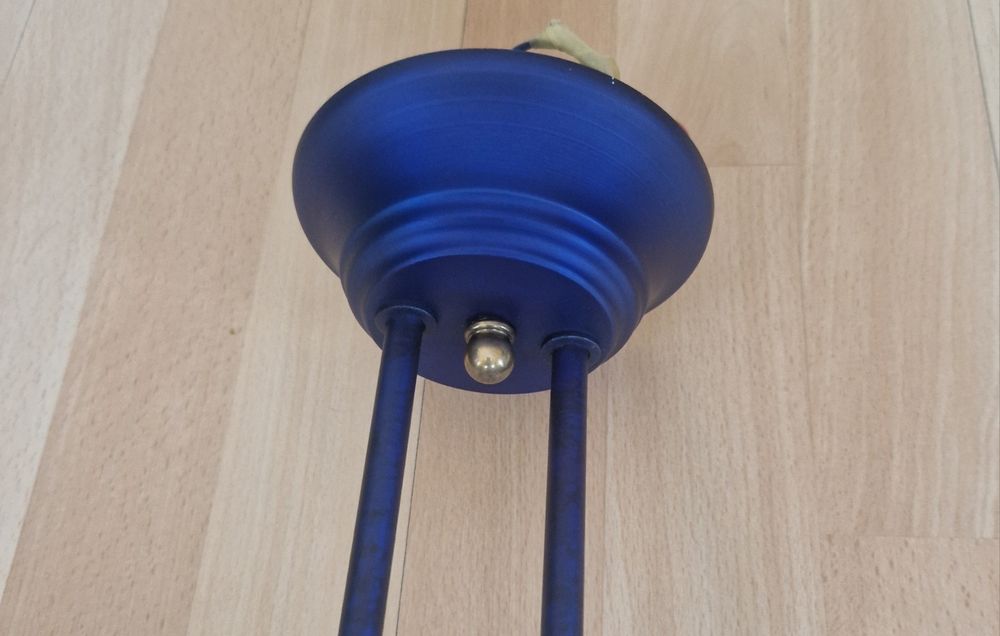 Lampa sufitowa niebieska