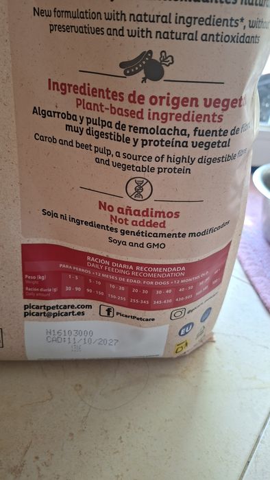 3 sacos de ração para cão Picart- Nutri Best Adulto com validade até 11/10/2027