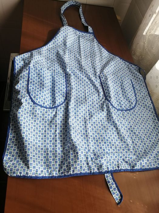 conjunto de várias batas de trabalho