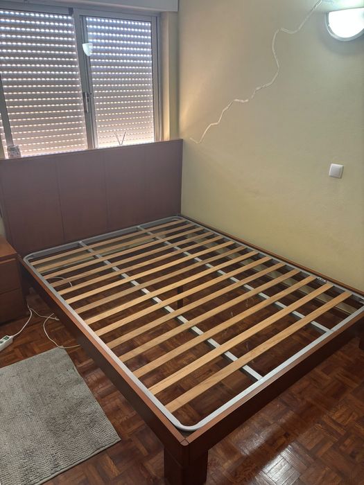 Cama e estrado de casal