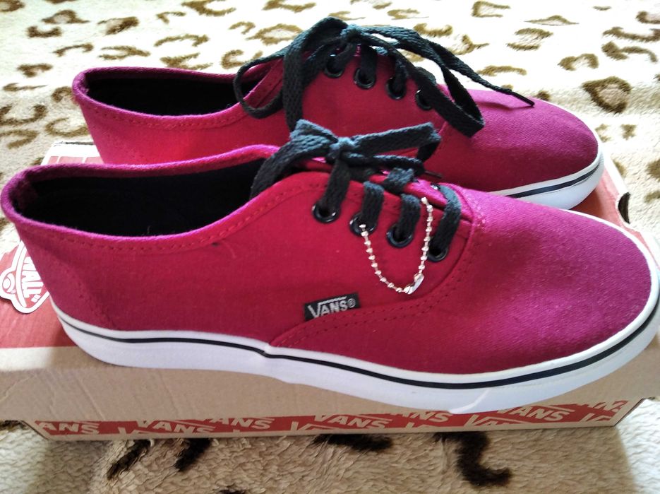 Кеди Vans для спорту та відпочинку, нові, розмір 38.