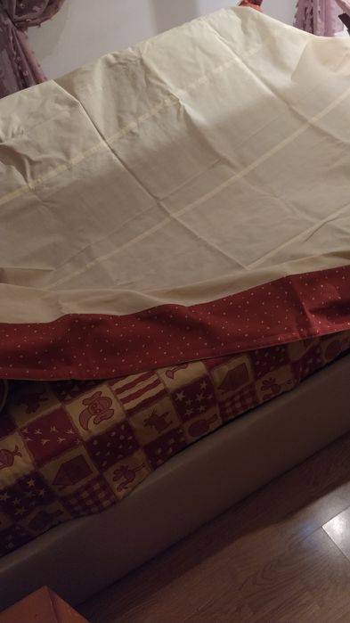 Edredom,almofadas,rolos e estore