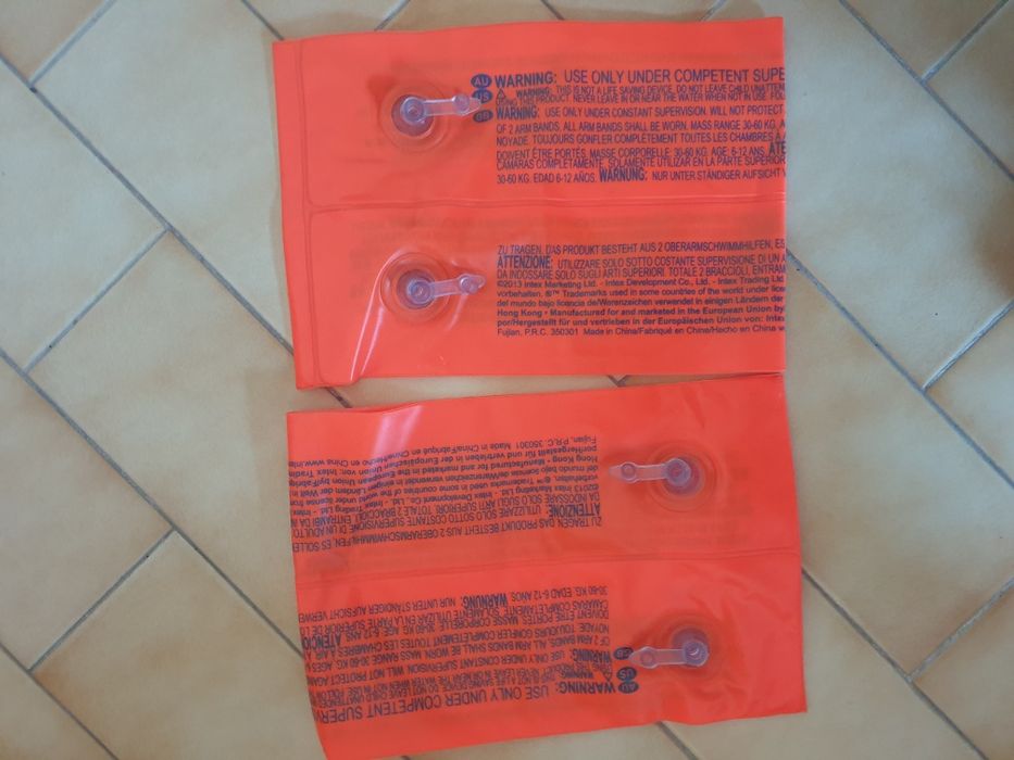 Braçadeiras de criança para praia ou piscina