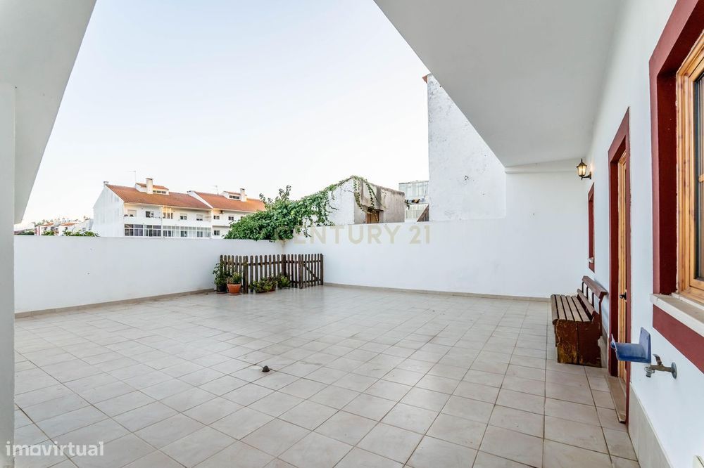 Moradia T4 | S.B. Messines | Garagem | Varandas