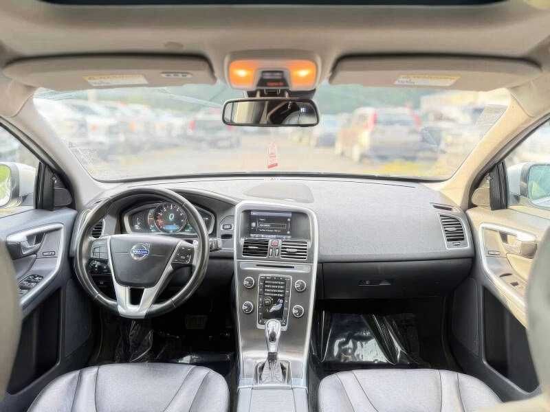 2015 Volvo XC60 T6 Platinum