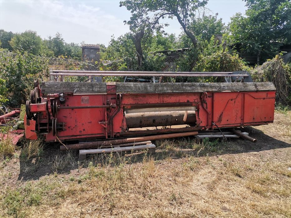 Жатка Massey Ferguson 4.5 метра Claas