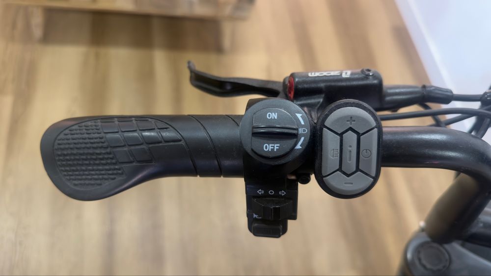 Bicicleta E- Bike V8  C63