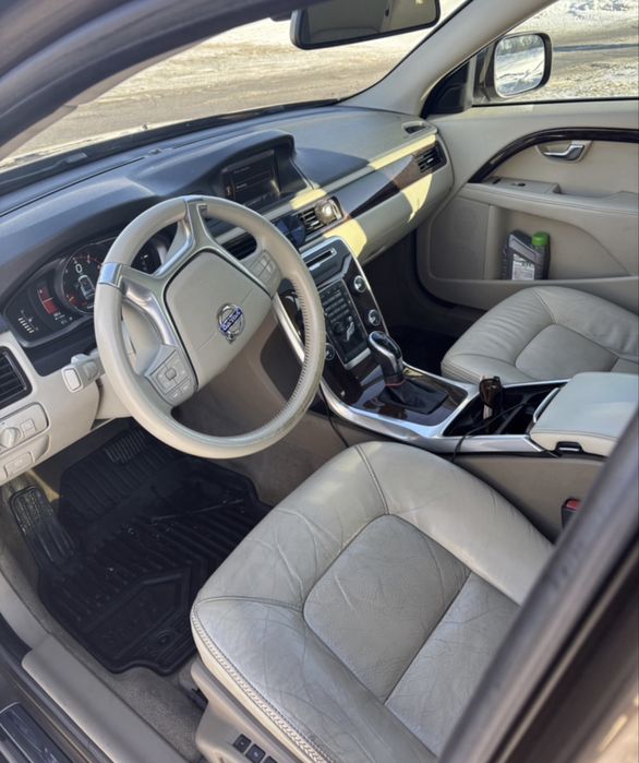 Volvo xc70 2013 3.0 бензин турбо 305 к.с.