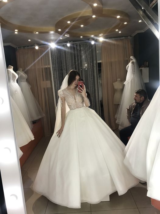 Весільна сукня