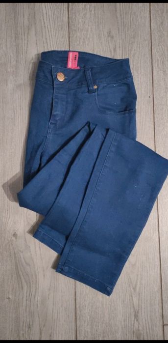 Granatowe spodnie, r. 38 (M) yes yes
