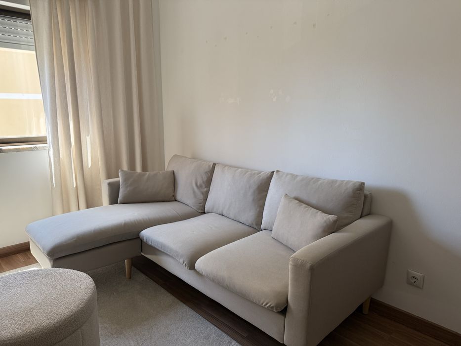 Sofa Maisons Du Monde, como novo. Não apresenta nenhuma mancha.