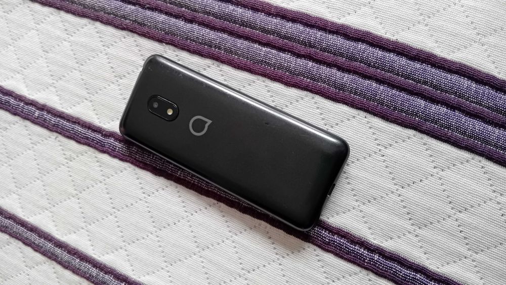 Alcatel  modelo:2003G