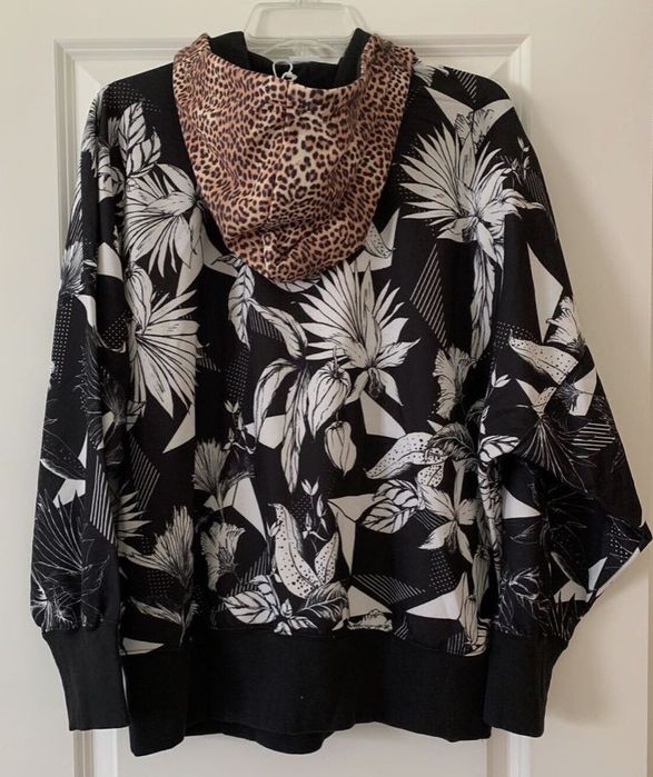 Wyjątkowa adidas z haftem, kwiatami i kapturem 38 40