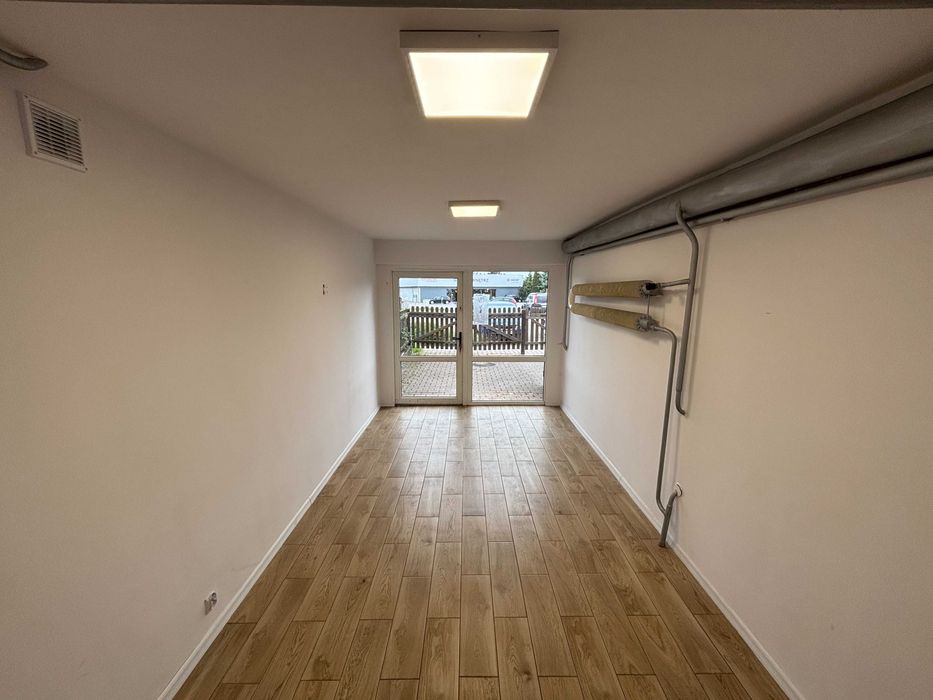 Idealne Miejsce na Twój Biznes! 18 m² przy Ul. Obornickiej – Wspaniała Lokalizacja, Świetna Cena!