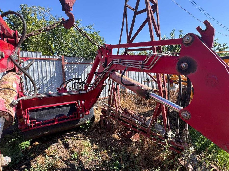 Фронтальний навантажувач PGF-1600 Червона Зірка