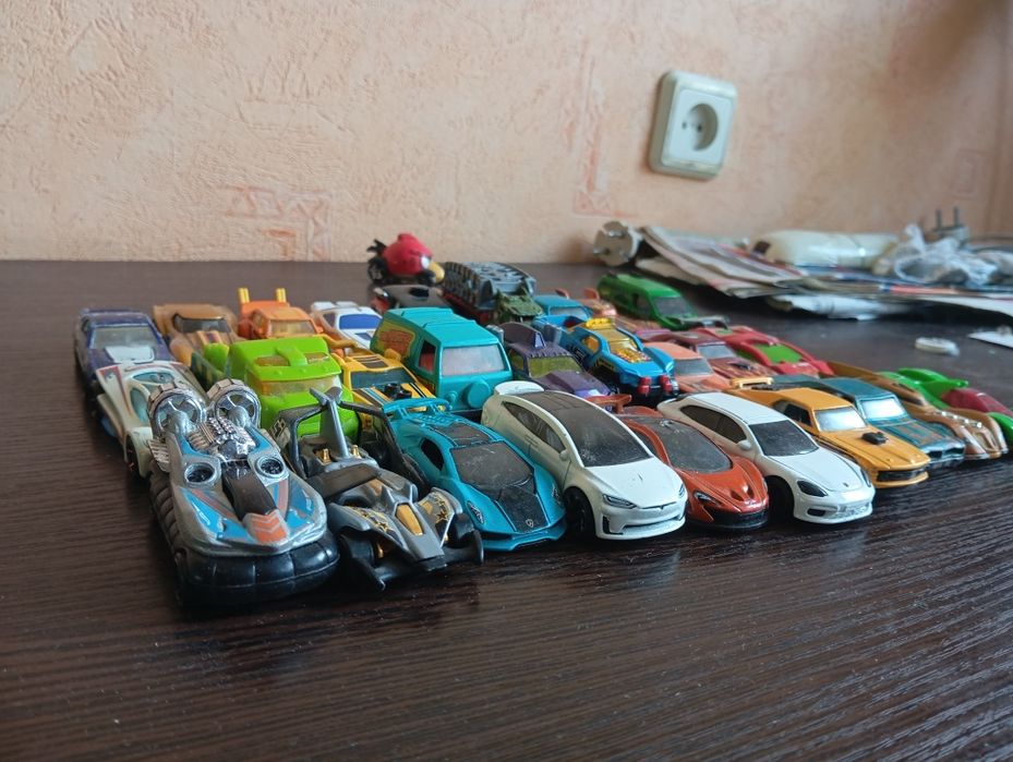 Машинки Хот Вилс (Hot Wheels)