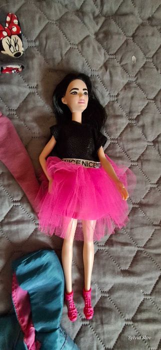 Lalka Barbie wraz z ubrankami -duzo