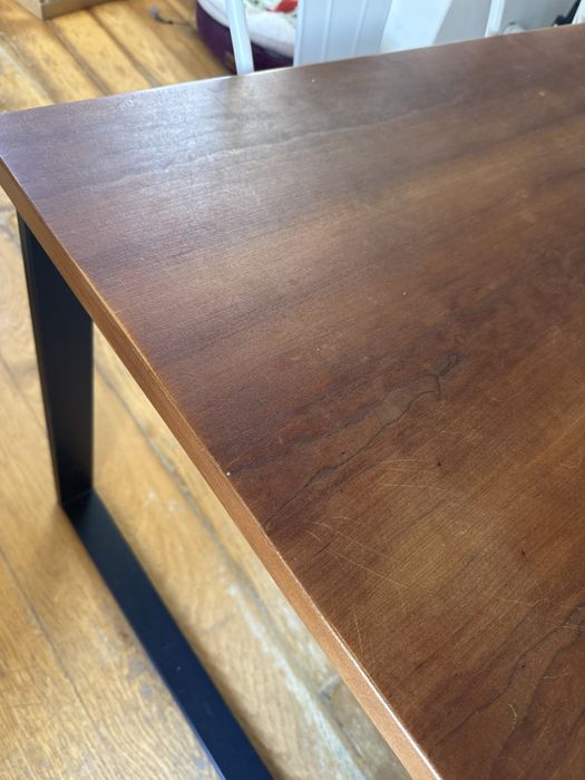 Mesa jantar com pes em metal