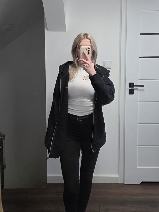 Czarna bluza rozpinana Outspire