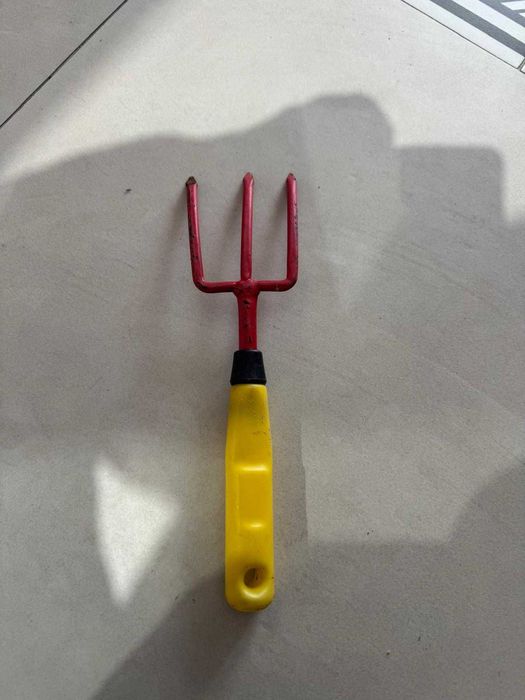 Ancinho de jardim de 3 dentes em aço-Dragon