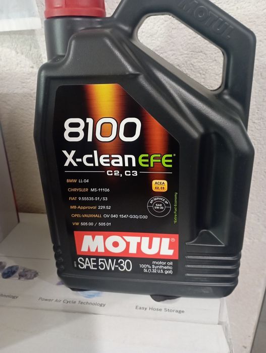 Масло моторне від Motul. Мотул