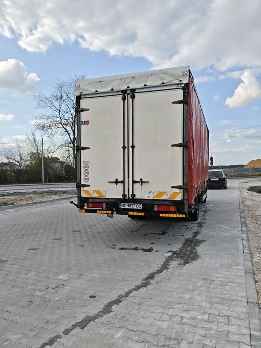 Вантажний автомобіль МАН LE 12.220