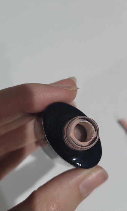 Lakiery hybrydowe do paznokci