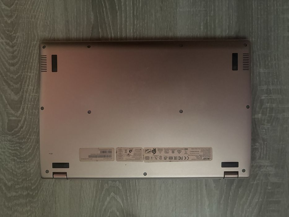 Laptop Acer Swift 1  / LCD 14