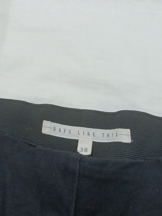 Spodnie czarne materiałowe 38