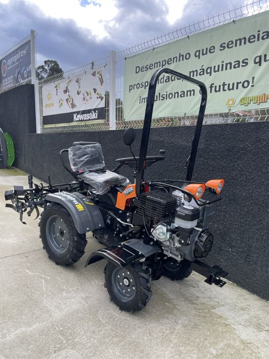 Mini trator a gasolina com fresa