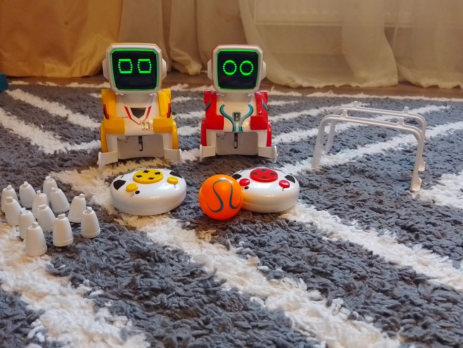 Набір роботів футболістів