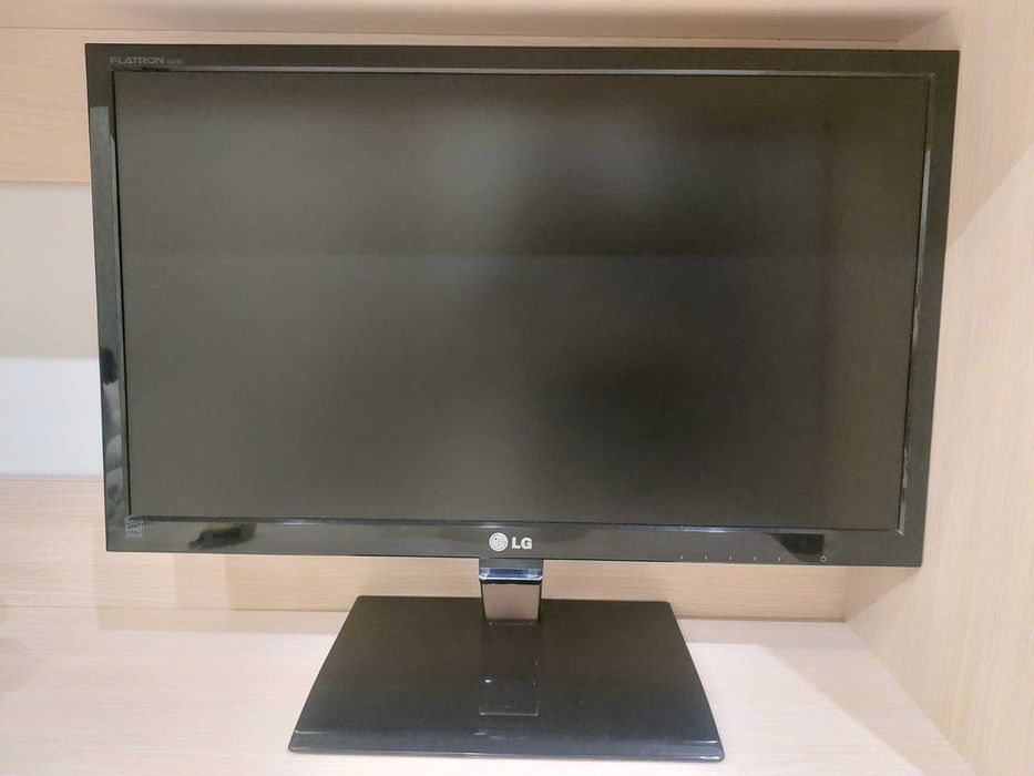 Монитор LG.  21 дюйм