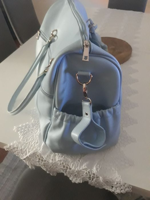 Mala maternidade cor azul , marca mayoral