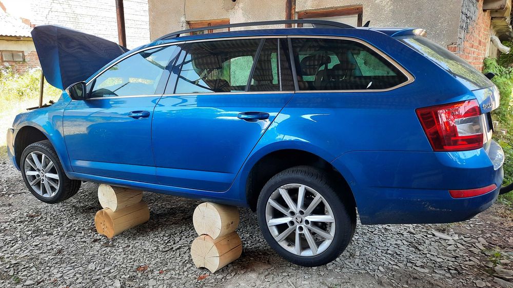 Направляючий воздуховод Шкода Октавія А7 VW Гольф 7 Пасат Б8 5Q0129254