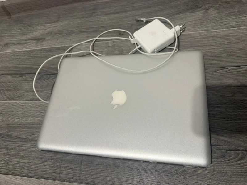 MacBook Pro A1286 pasy / bialy ekran zawiesil sie na logo  + ladowarka