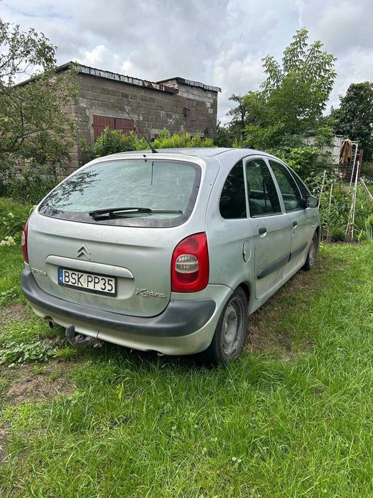 motoryzacja-samochód osobowy