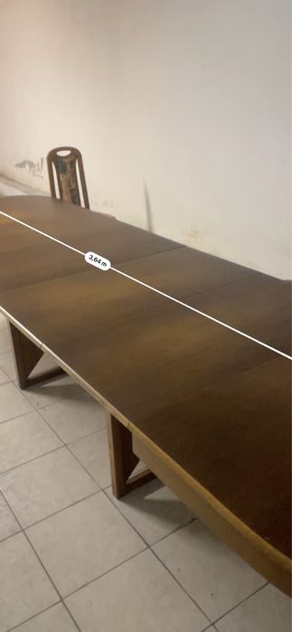 Conjunto de mesa extensora de madeira e 6 cadeiras