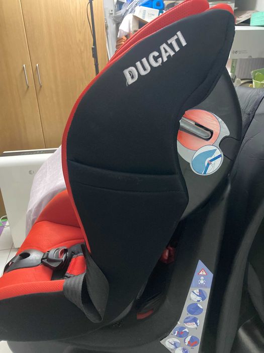 Cadeira auto Chico- Ducati de 9_18 kg