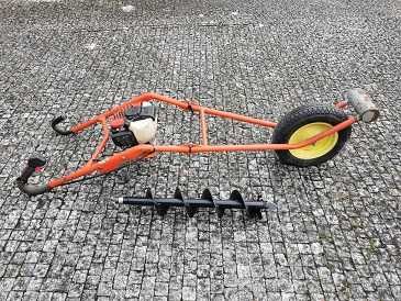 Świder glebowy kołowy wiertnica spalinowa Pflanzfuchs PF360