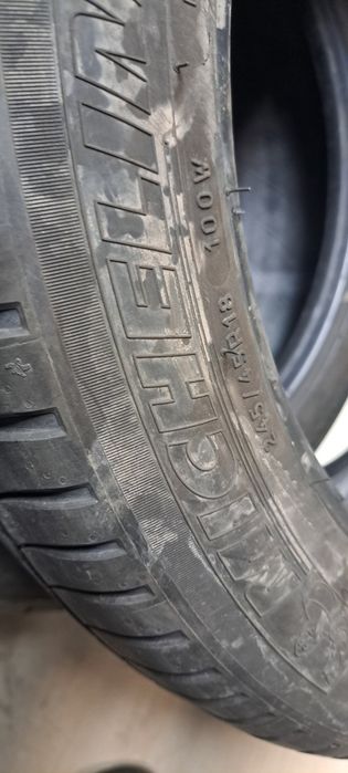 Pneus 245/45/18 michelin